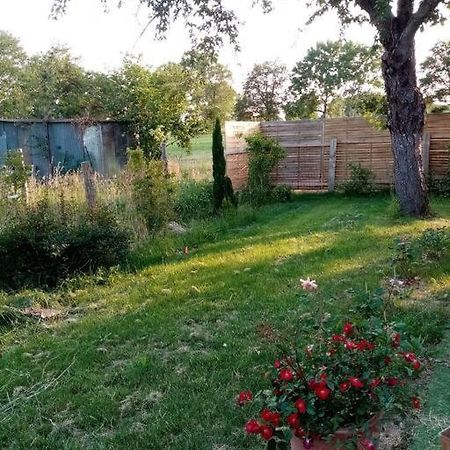 Chalet Pour Deux Personnes Saint-Pierre-du-Lorouër Exteriér fotografie