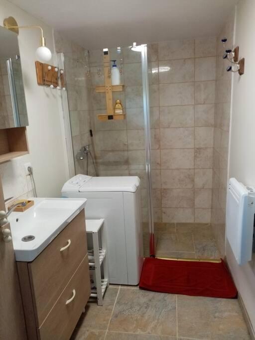 Chalet Pour Deux Personnes Saint-Pierre-du-Lorouër Exteriér fotografie